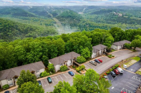 Charming Condo about 2 Mi to Silver Dollar City!